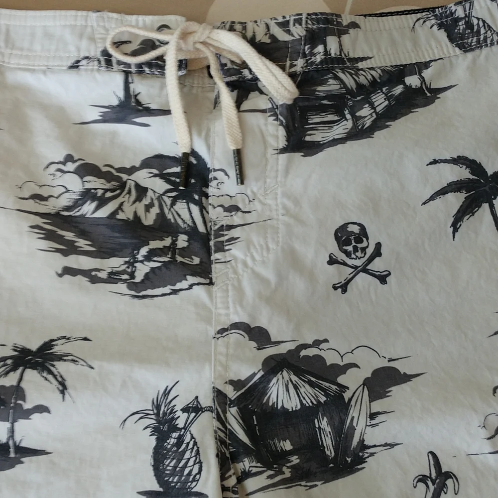 O'Neill Santa Cruz board shorts. Size 36